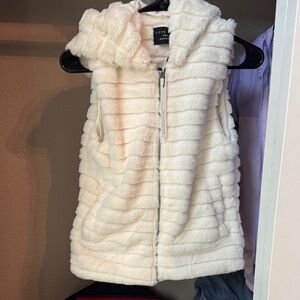 NWT Love Tree Off-White Hooded Teddy Vest